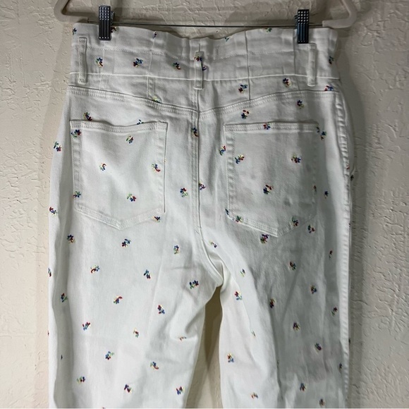 Something Navy Sylvia High Waisted Floral Embroidered Tie Ankle Jeans in White - Picture 9 of 12